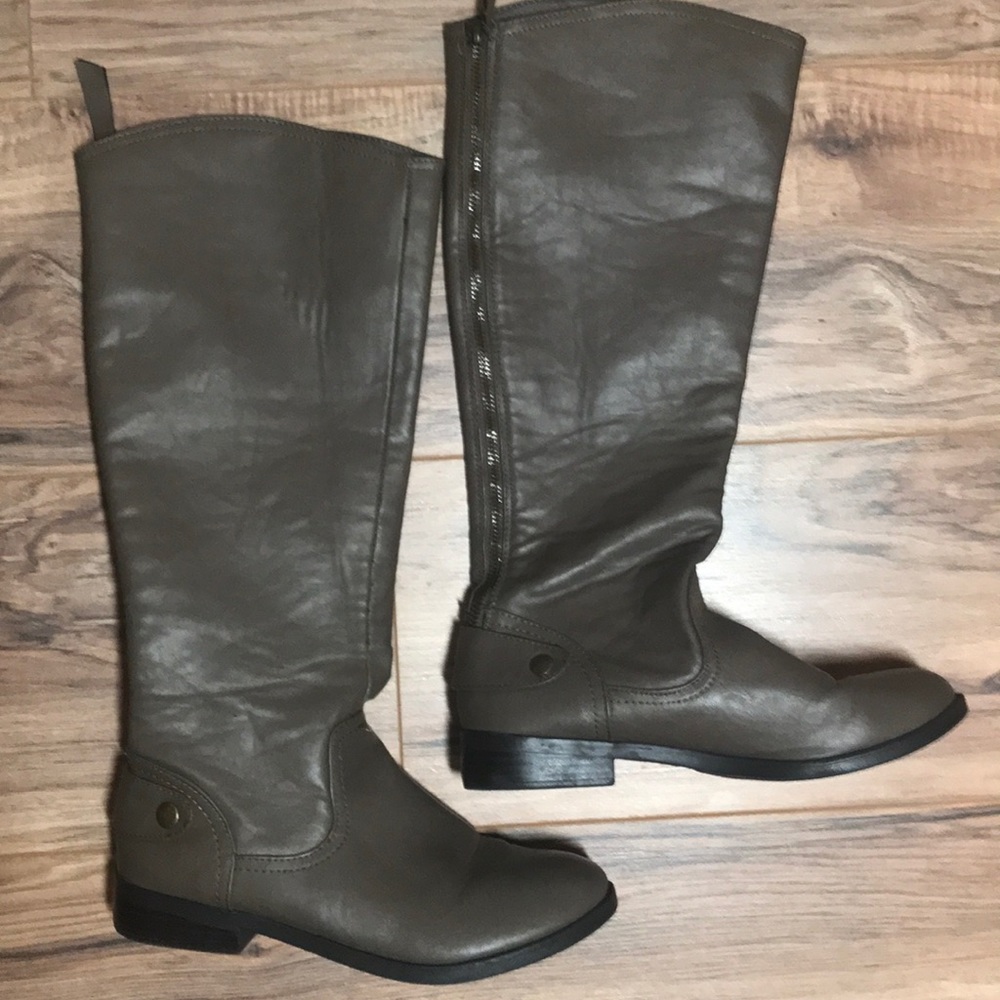 Boots by BONGO SIZE 6.5